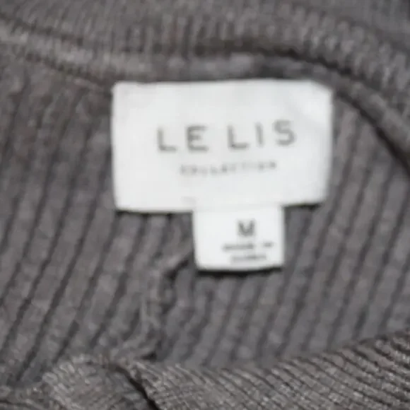 Le Lis Taupe Ribbed Knit Cropped Henley Sweater Collared Long Sleeve Women M - Picture 3 of 4